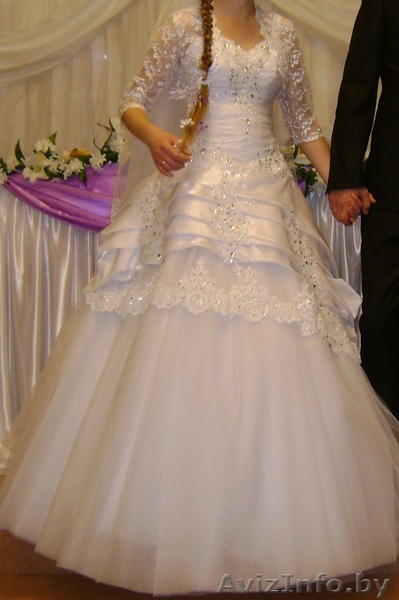 Продам недорого шикарное белоснежное свадебное платье  - Изображение #1, Объявление #1100482